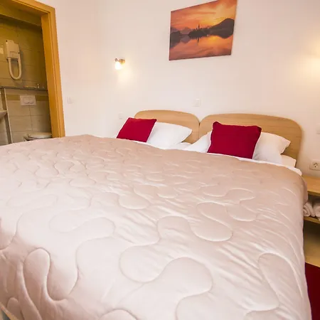Karun Bed & Breakfast