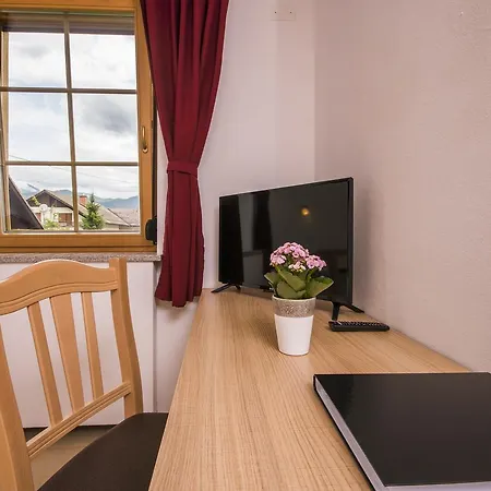 Karun Couette-café Cerklje na Gorenjskem