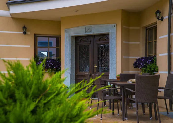 Nočitev z zajtrkom Karun Cerklje na Gorenjskem