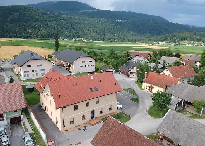 Karun Nočitev z zajtrkom 3*